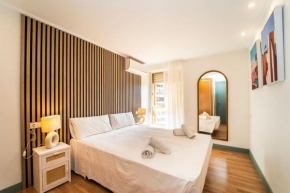 Stylish Seaview Apartment with Pool Access
